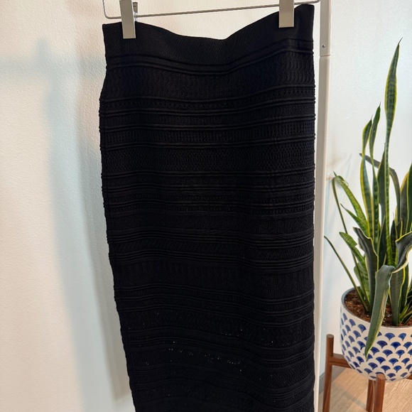 Aritzia Babaton Skirt - Picture 1 of 4